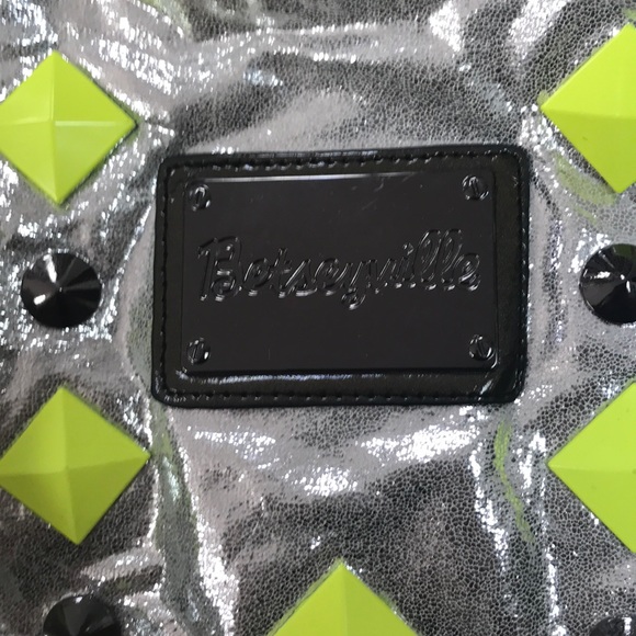 Handbag - Picture 2 of 4